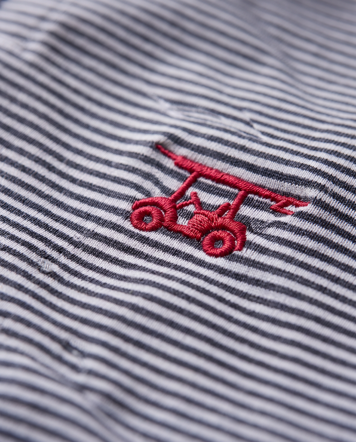 Albatross Polo Heather Black Microstripe logo detail