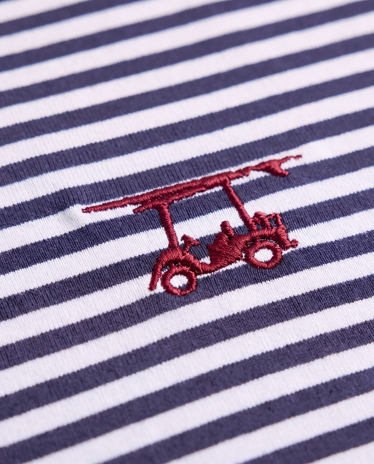Albatross Polo Medieval/White Feeder Stripe logo detail